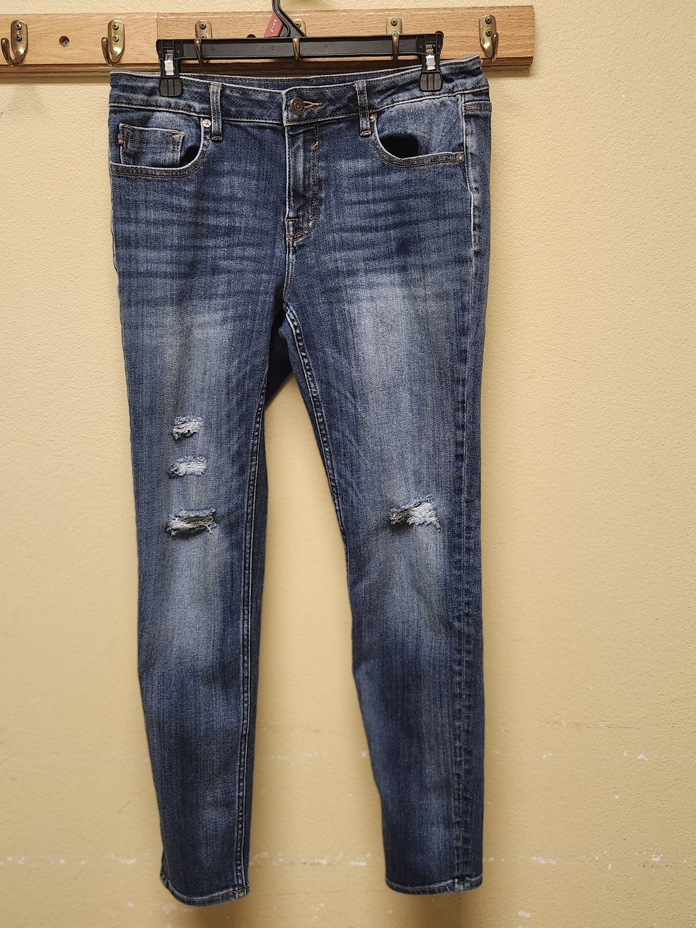 Vigos Skinny Distressed Blue Jeans